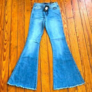 Fashion Nova “What a Dream” Stretch Super Flare Jeans, Size 0